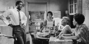 A raisin in the sun essay 3 A raisin in the sun essay (700 words)